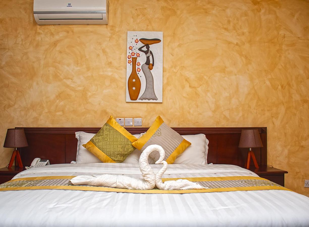 Cocktail And Dreams Hotel อักกรา ภายนอก รูปภาพ