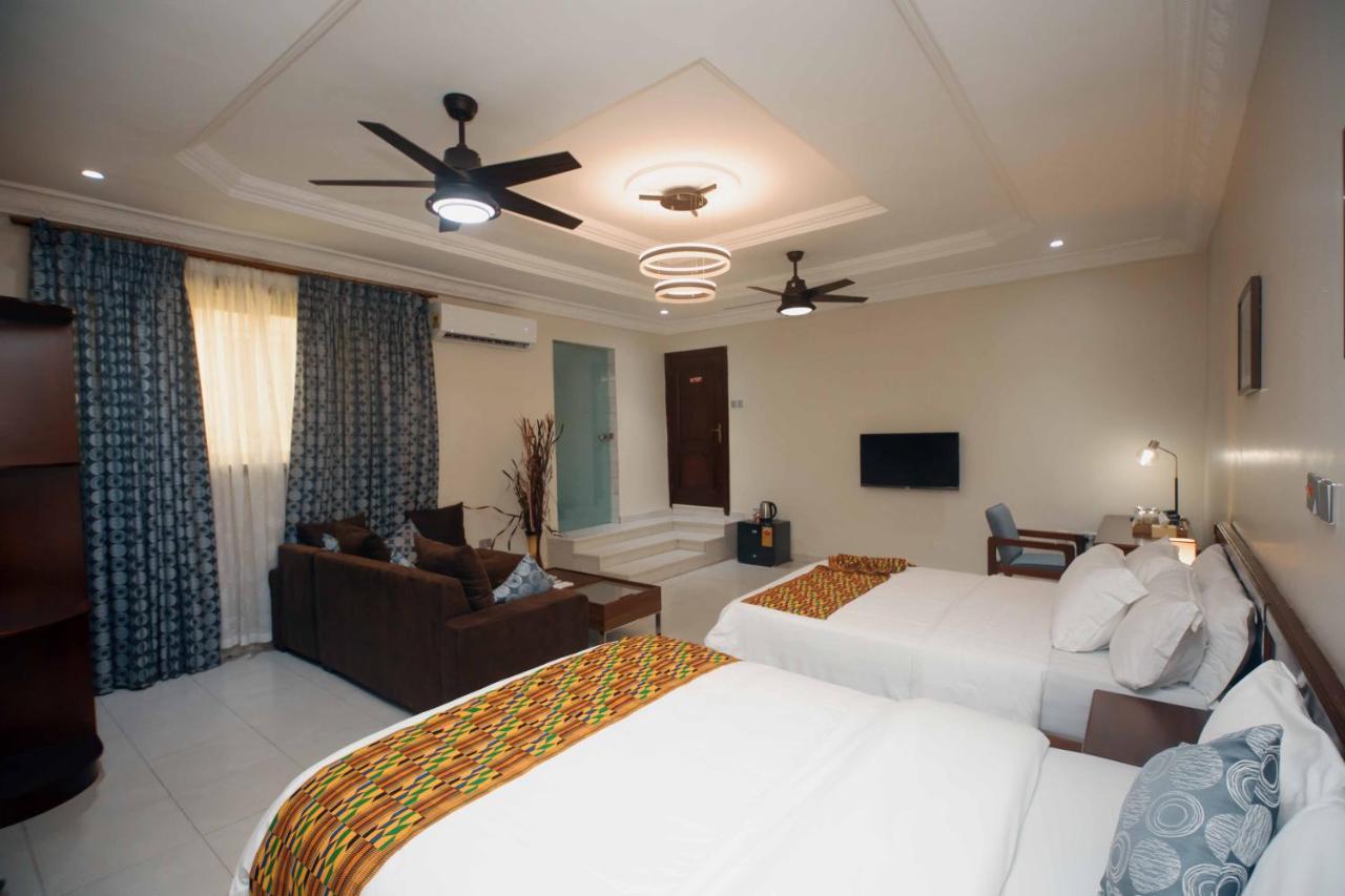 Cocktail And Dreams Hotel อักกรา ภายนอก รูปภาพ